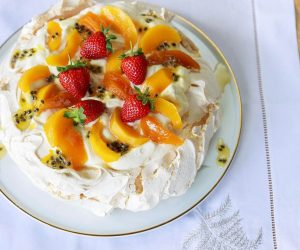 christmas pavlova lunch peach strawberry